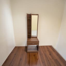 Dressing Table with Mirror image