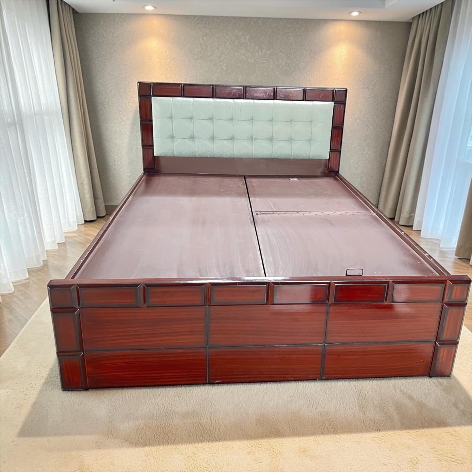 Premium Queen Bed image
