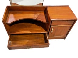 Dressing Table with Mirror image