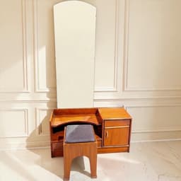 Dressing Table with Mirror image