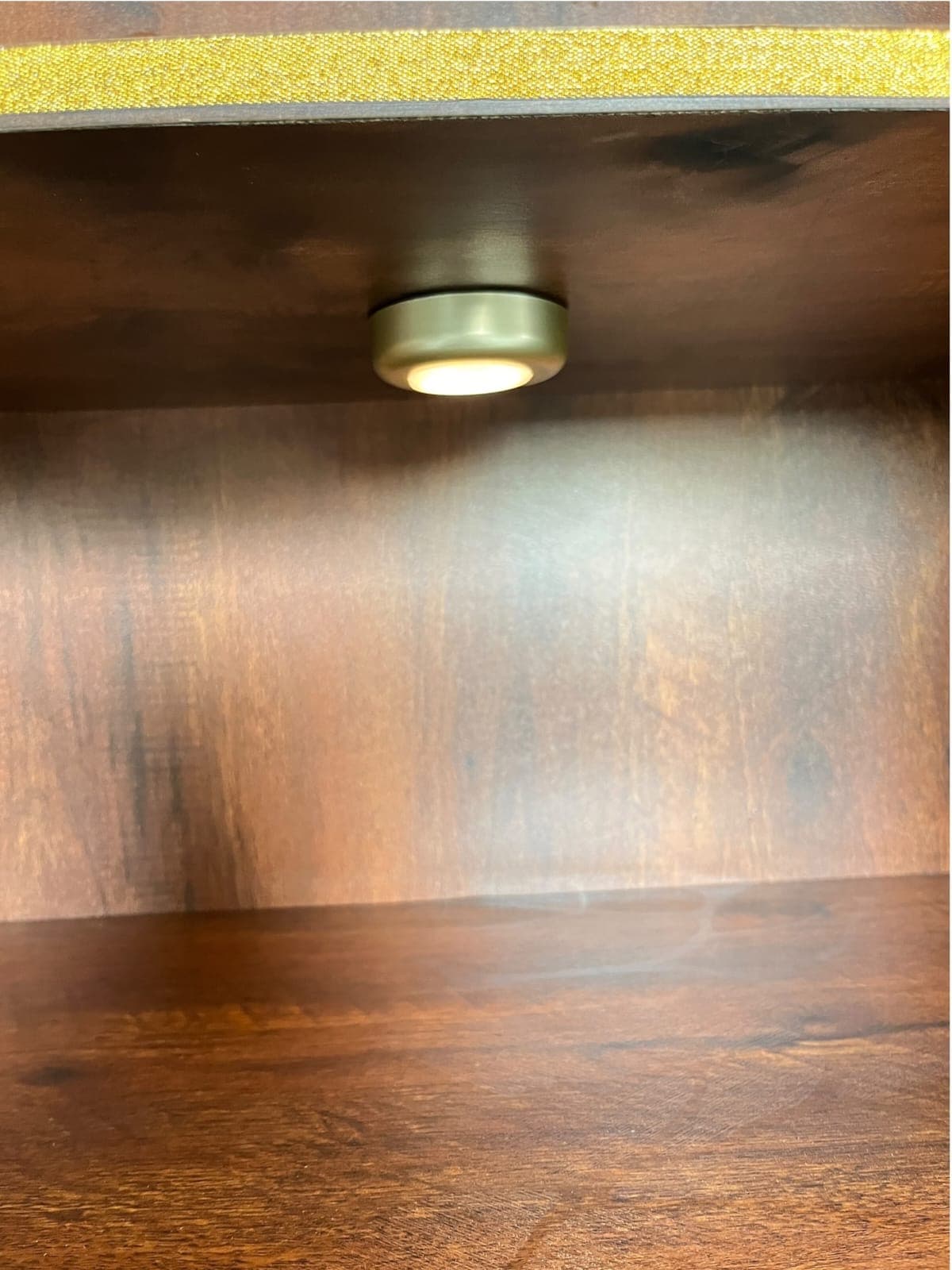 Bookshelf image