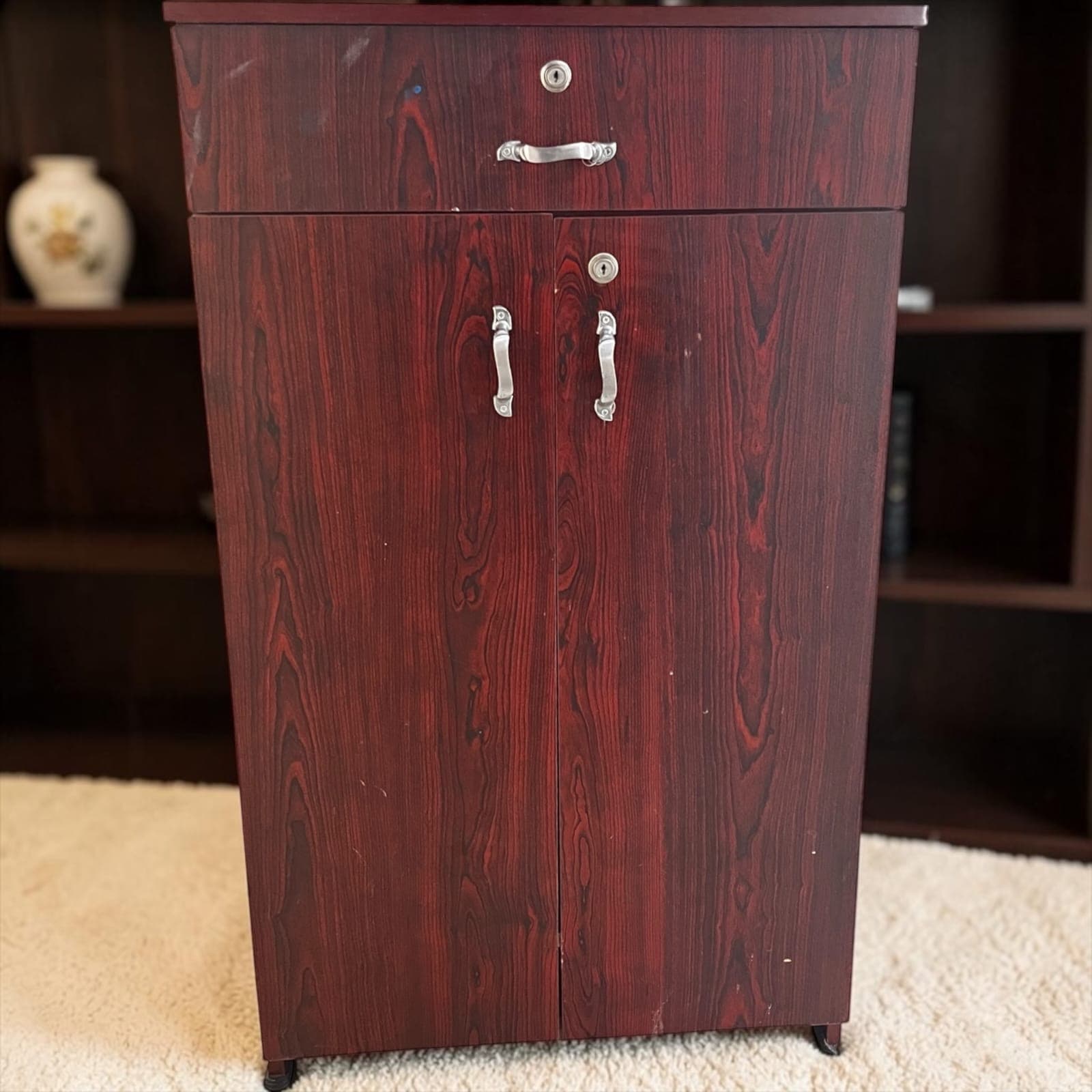 Bookshelf image