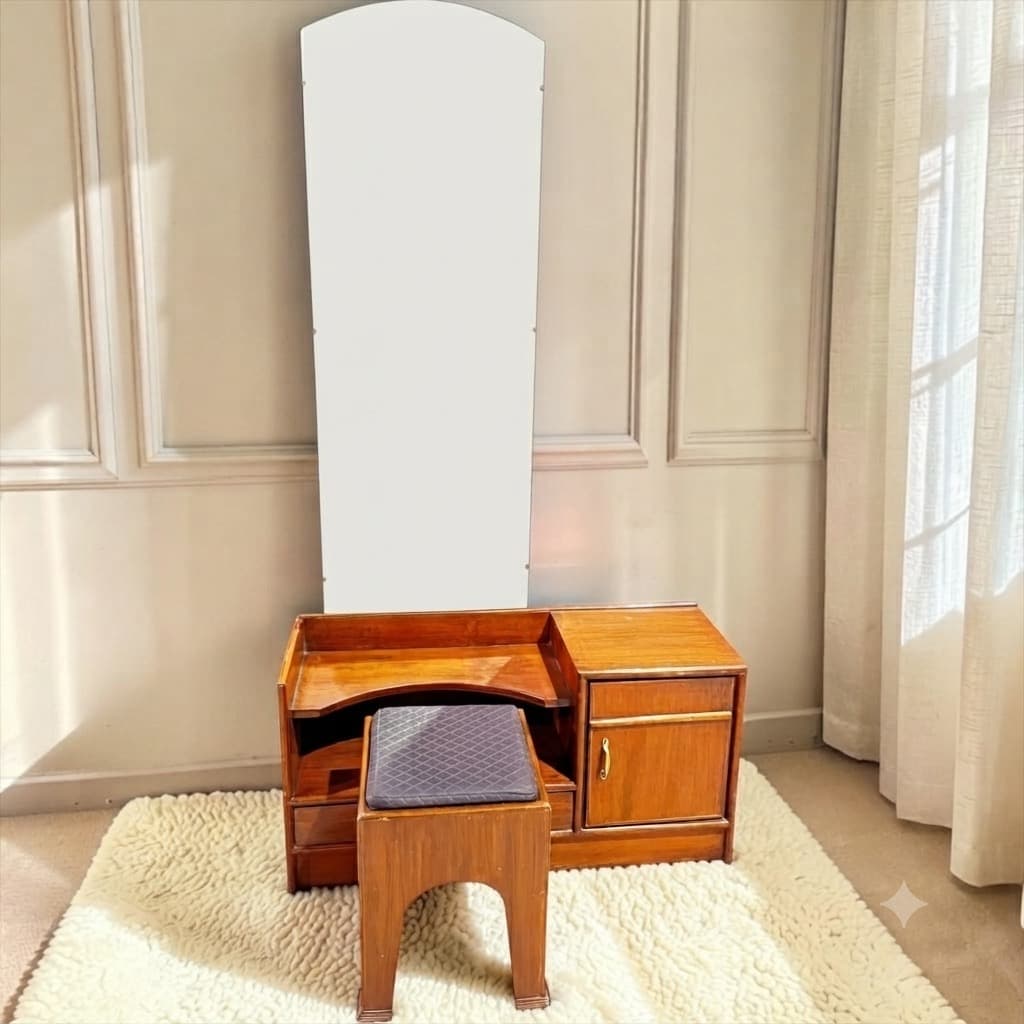 Dressing Table with Mirror image